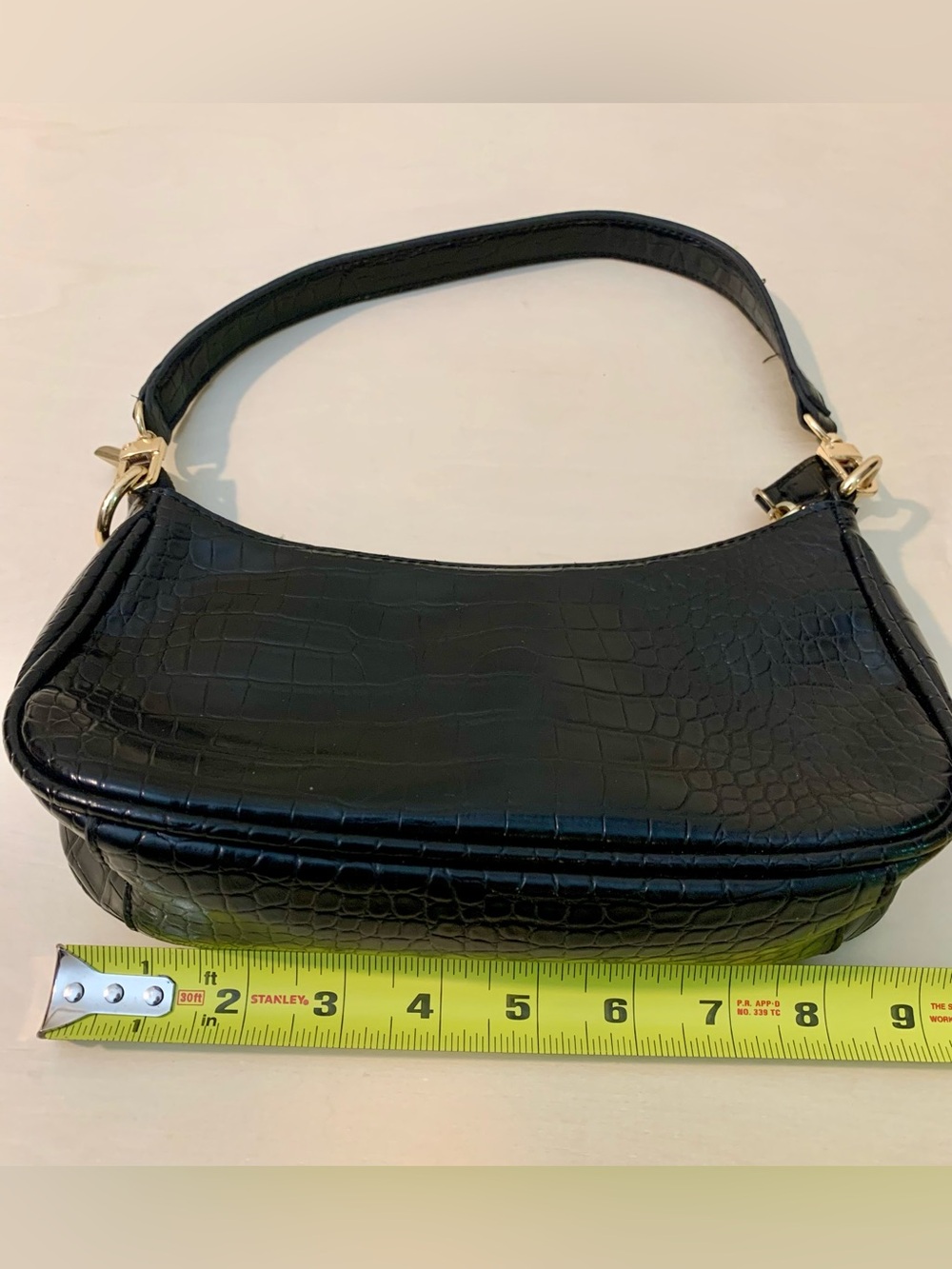 Classic Black Croc-Embossed Shoulder Bag - Great Condition - Picture 7 of 8